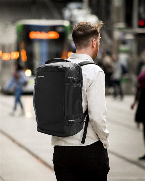 tomtoc travel backpack.